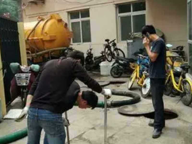 李沧区抽化粪池公司、便宜抽泥浆，管道清淤、抽隔油池