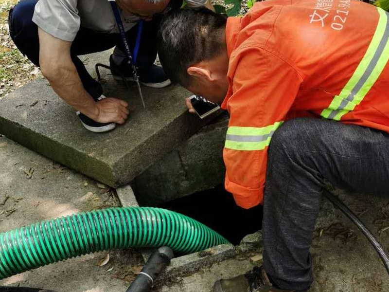 青岛市李沧区机械抽淤泥机械抽化粪池机械疏通清洗管道